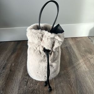Do everything in love fluffy bucket bag